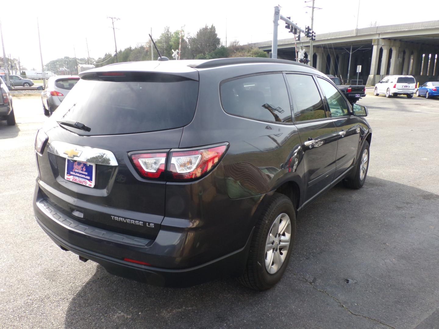 2013 Gray Chevrolet Traverse (1GNKRFEDXDJ) , located at 5700 Curlew Drive, Norfolk, VA, 23502, (757) 455-6330, 36.841885, -76.209412 - Photo#15